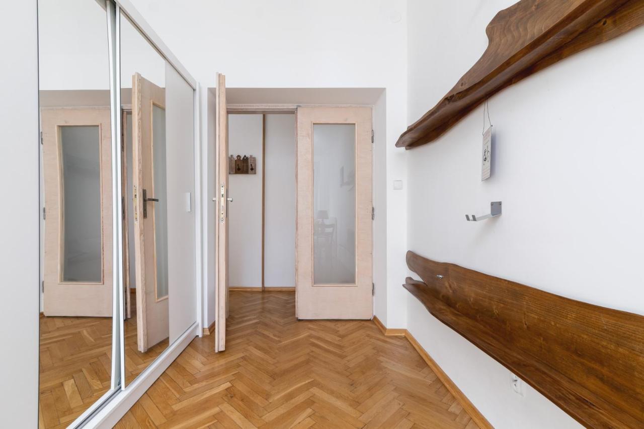 Old Town Apartments Basztowa By Renters Cracóvia Exterior foto