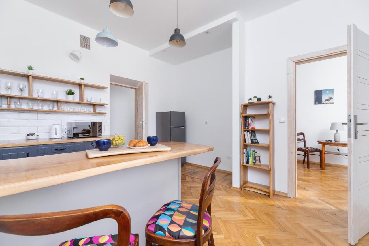 Old Town Apartments Basztowa By Renters Cracóvia Exterior foto